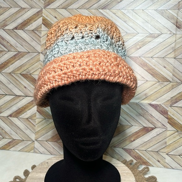 HANDMADE HAND KNITTED Beanie‎ Toboggan Winter Hat Warm - Picture 1 of 6